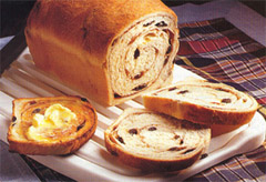 Cinnamon Swirl Raisin Bread